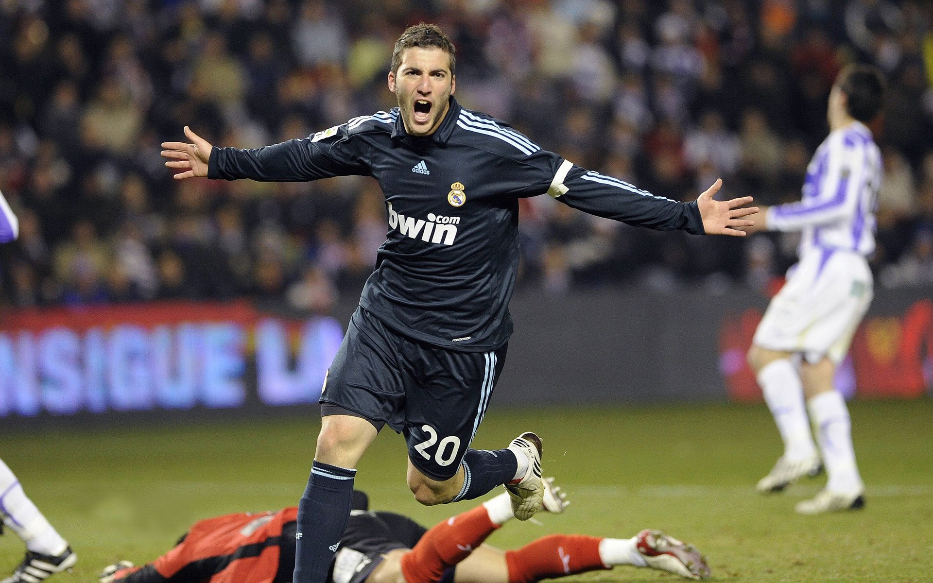 高尔夫大师赛：欧洲老将归来，重登巅峰！，高尔夫 大师